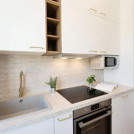 For Yu Apartment